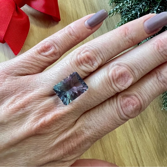 Multi-Banded Fluorite 14ctw - Picture 8 of 8